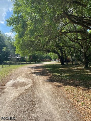 20100 Langford RD, Alva, FL 33920