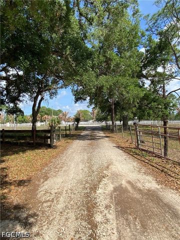 20100 Langford RD, Alva, FL 33920