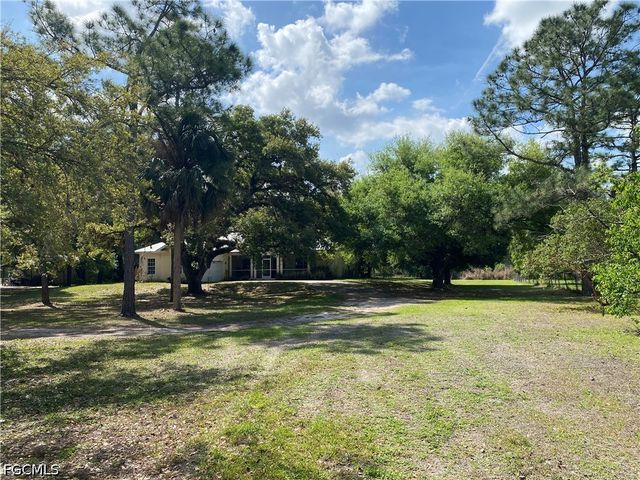 20100 Langford RD, Alva, FL 33920