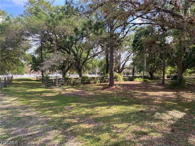 20100 Langford RD, Alva, FL 33920