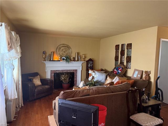 444 Martha Lee DR, Hampton, VA 23666