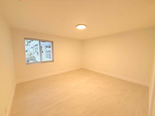 626 Prosperity Farms Rd Road 7, North Palm Beach, FL 33408