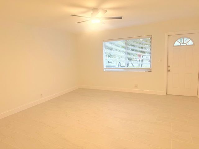 626 Prosperity Farms Rd Road 7, North Palm Beach, FL 33408