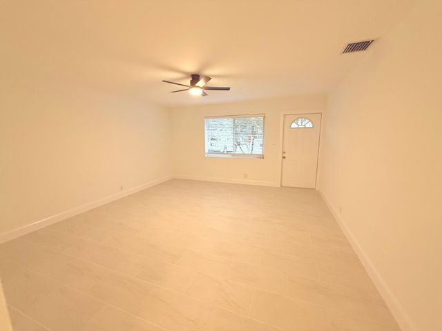 626 Prosperity Farms Rd Road 7, North Palm Beach, FL 33408