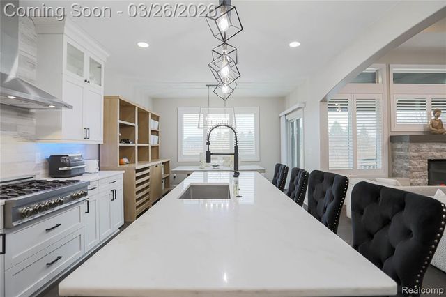 13033 Cathedral Court, Shelby Twp, MI 48315