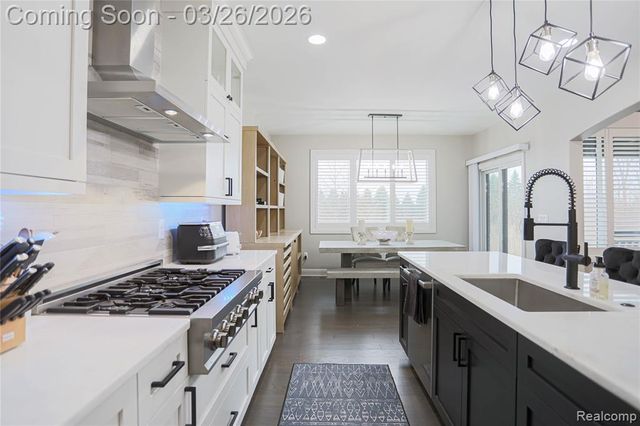 13033 Cathedral Court, Shelby Twp, MI 48315