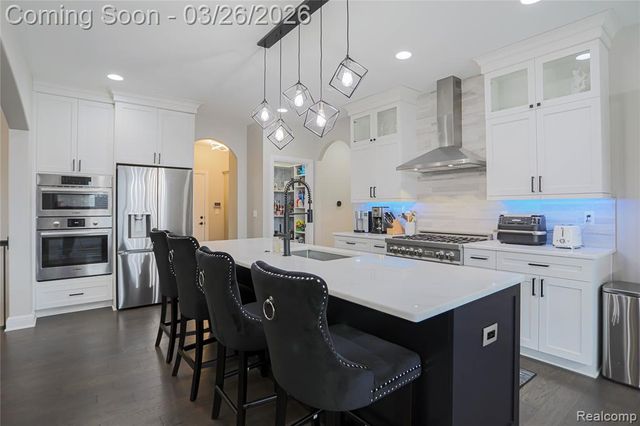 13033 Cathedral Court, Shelby Twp, MI 48315