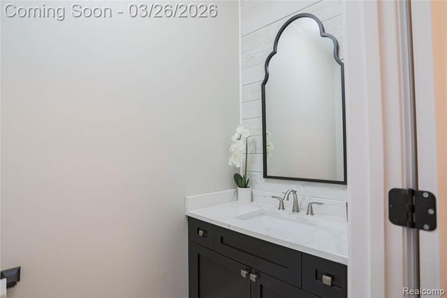 13033 Cathedral Court, Shelby Twp, MI 48315