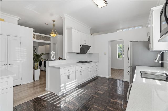 9077 Bedrock Ct, Sacramento, CA 95829
