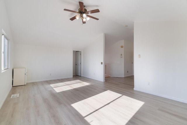 9077 Bedrock Ct, Sacramento, CA 95829