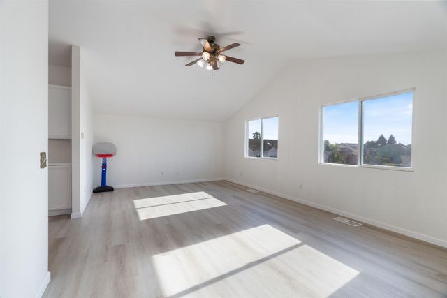 9077 Bedrock Ct, Sacramento, CA 95829