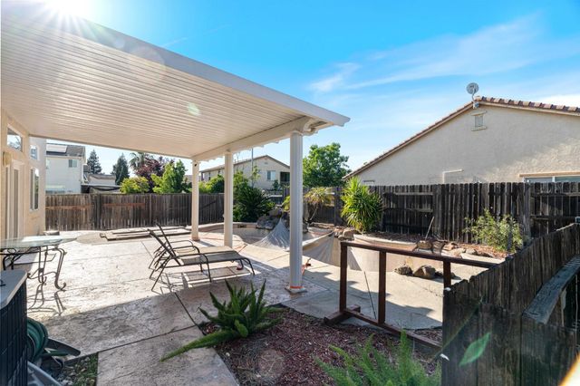 9077 Bedrock Ct, Sacramento, CA 95829