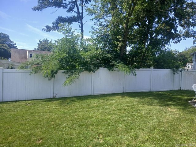 807 Iris Place, West Hempstead, NY 11552