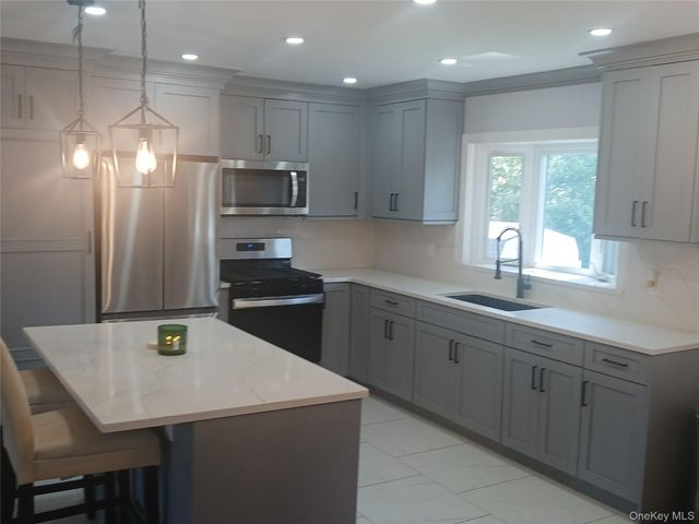 807 Iris Place, West Hempstead, NY 11552