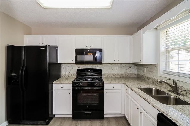 100 Ivy Glen Court, Dallas, GA 30157