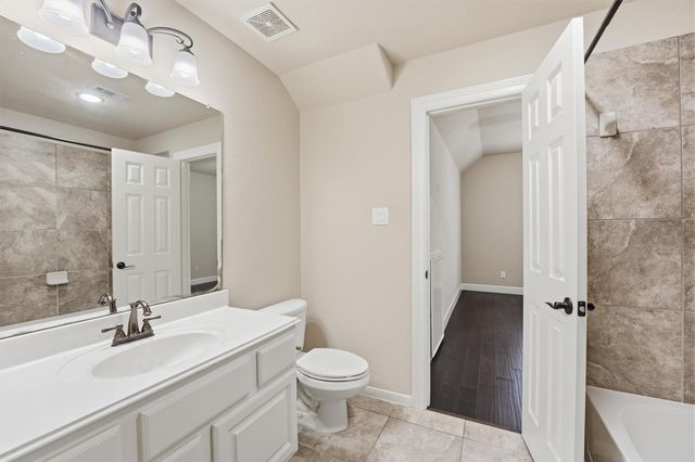 15718 Starcreek Lane, Houston, TX 77044