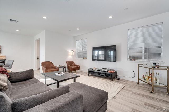 303 Flagship Dr, Napa, CA 94558