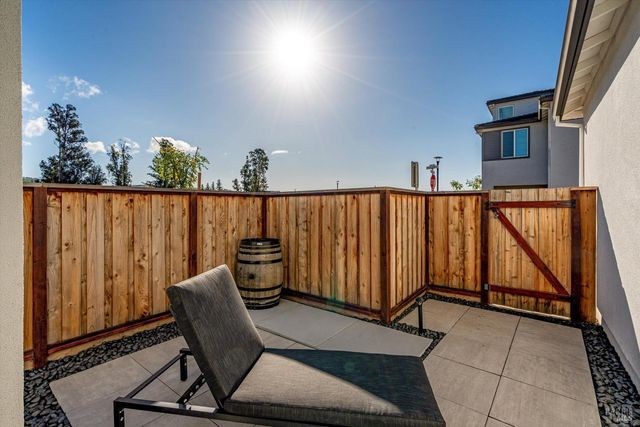 303 Flagship Dr, Napa, CA 94558