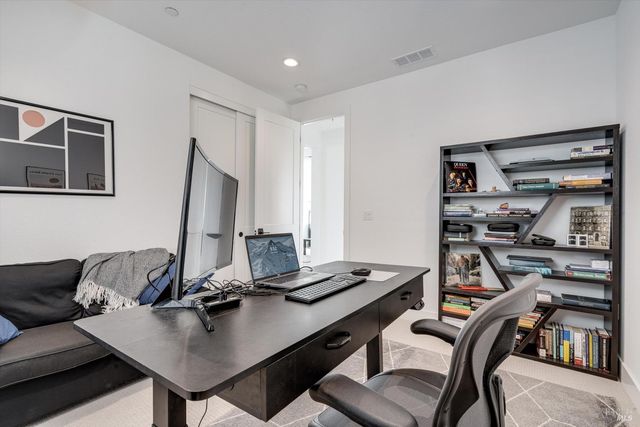 303 Flagship Dr, Napa, CA 94558