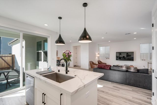 303 Flagship Dr, Napa, CA 94558