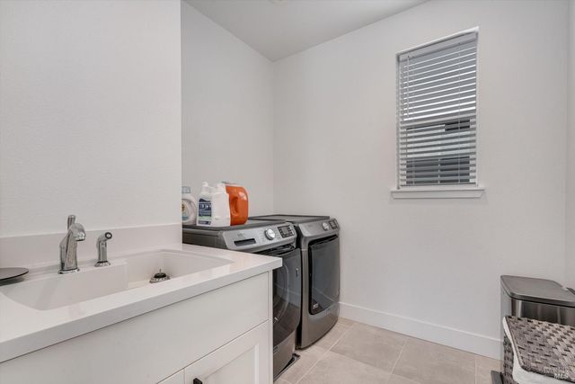 303 Flagship Dr, Napa, CA 94558