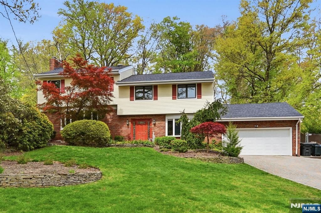46 Wierimus Lane, Hillsdale, NJ 07642