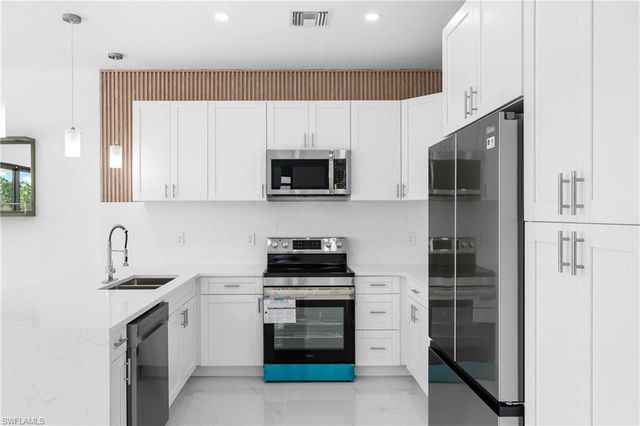 2517 24th ST W, Lehigh Acres, FL 33971