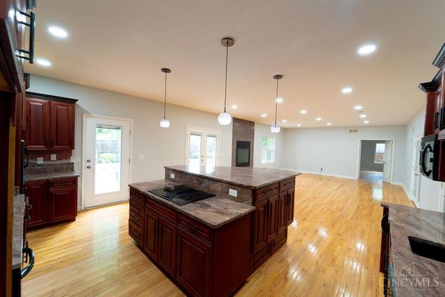 684 Smiley Avenue, Springdale, OH 45246