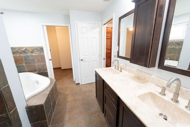 684 Smiley Avenue, Springdale, OH 45246