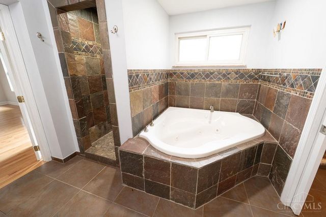 684 Smiley Avenue, Springdale, OH 45246