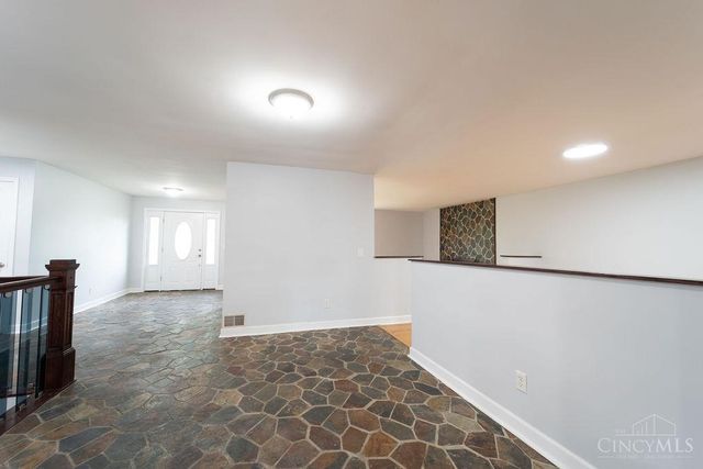 684 Smiley Avenue, Springdale, OH 45246