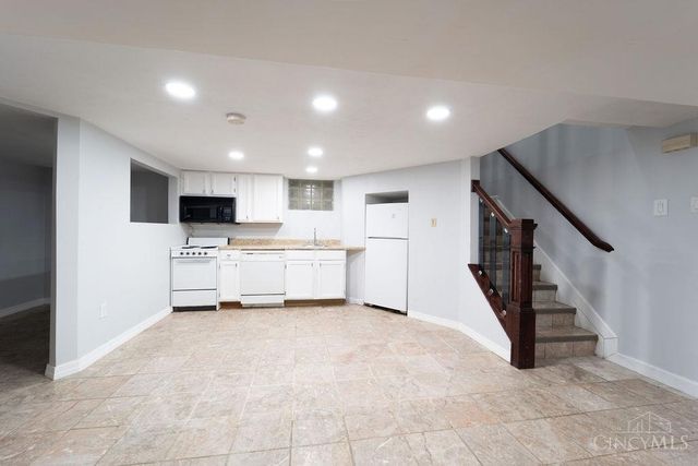 684 Smiley Avenue, Springdale, OH 45246