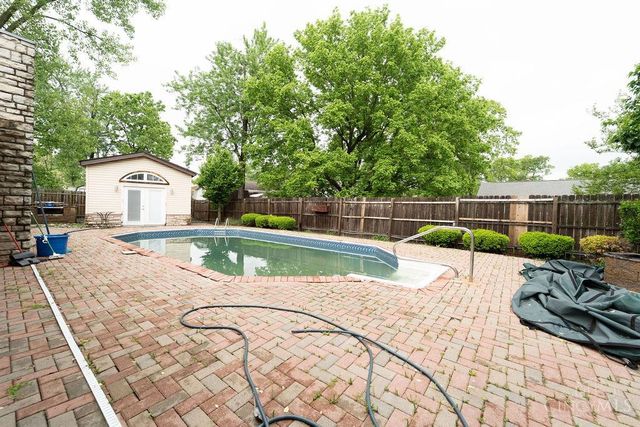 684 Smiley Avenue, Springdale, OH 45246