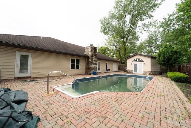 684 Smiley Avenue, Springdale, OH 45246
