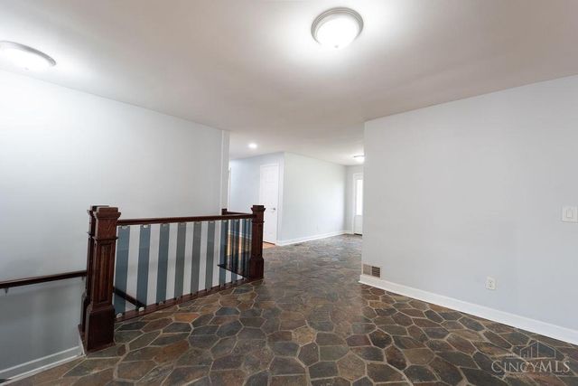 684 Smiley Avenue, Springdale, OH 45246