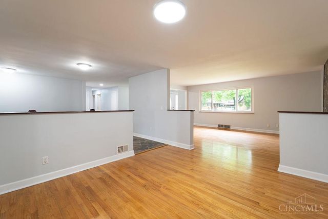 684 Smiley Avenue, Springdale, OH 45246