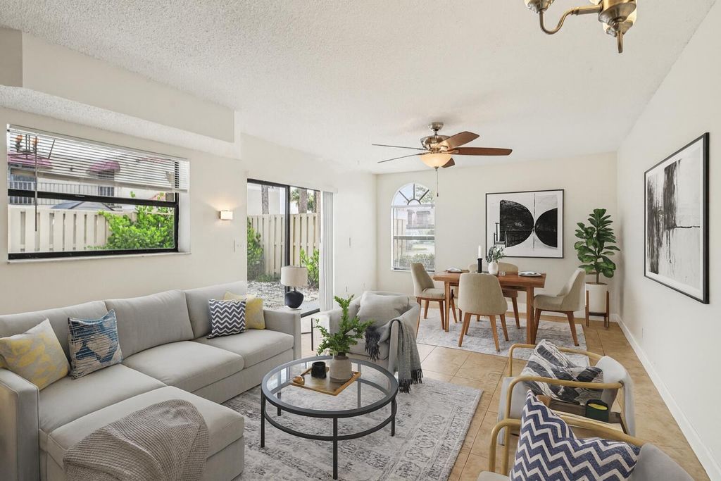 4075 Village Drive B, Delray Beach, FL 33445