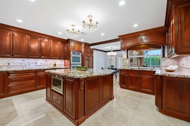 7720 SW 183rd Ter, Palmetto Bay, FL 33157