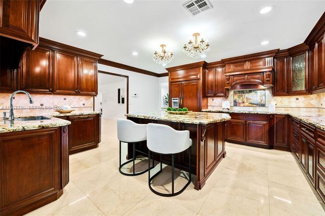 7720 SW 183rd Ter, Palmetto Bay, FL 33157