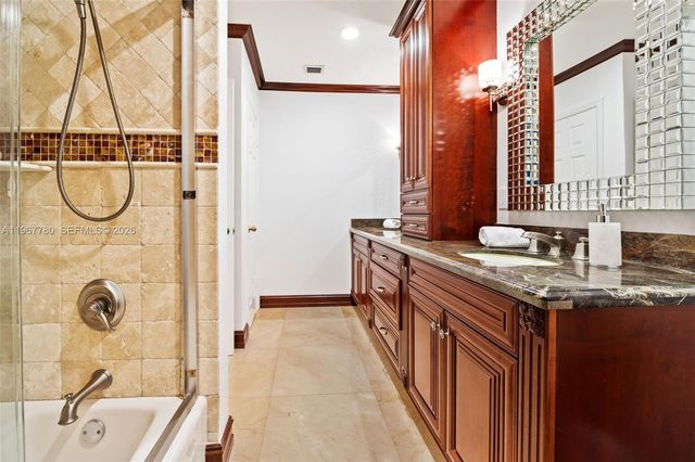 7720 SW 183rd Ter, Palmetto Bay, FL 33157