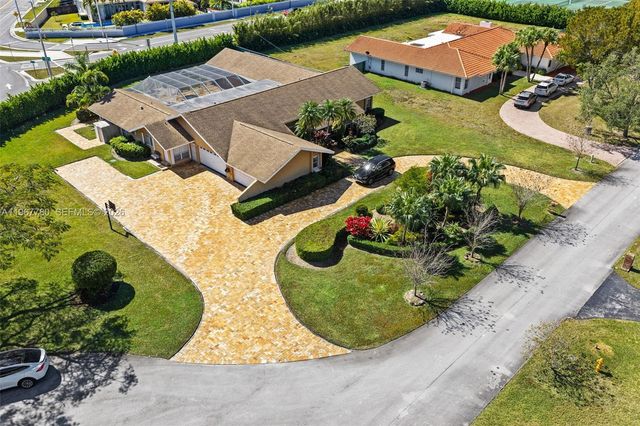 7720 SW 183rd Ter, Palmetto Bay, FL 33157