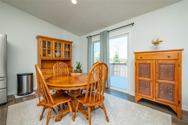 2412 Whispering Ridge Drive, Des Moines, IA 50320