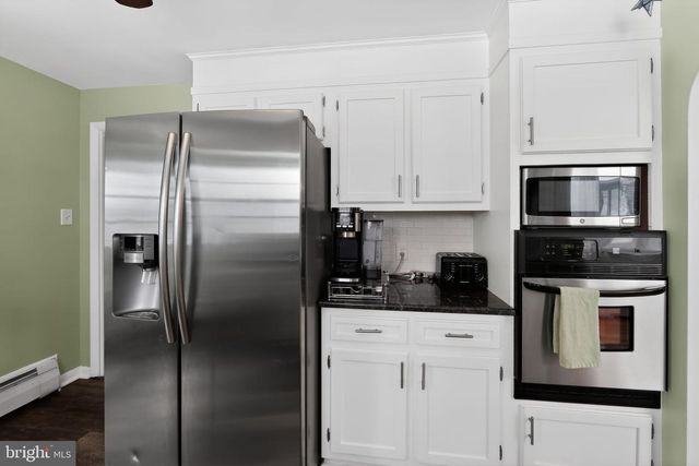 1074 STUART DR, Pottstown, PA 19464