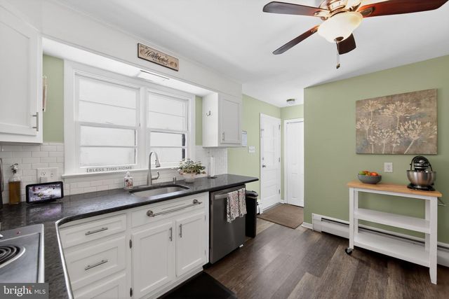 1074 STUART DR, Pottstown, PA 19464