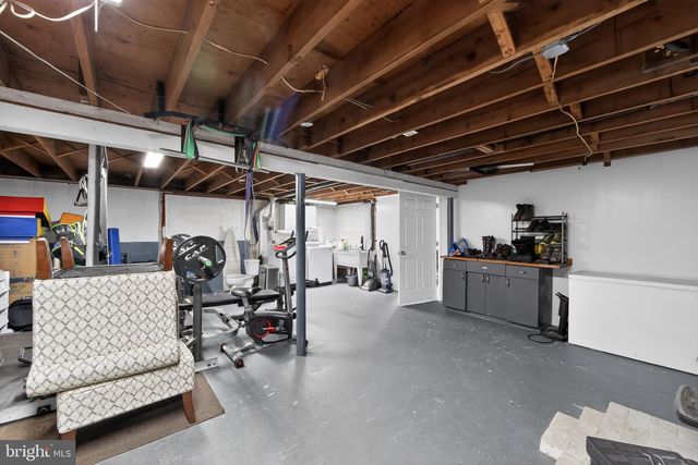 1074 STUART DR, Pottstown, PA 19464