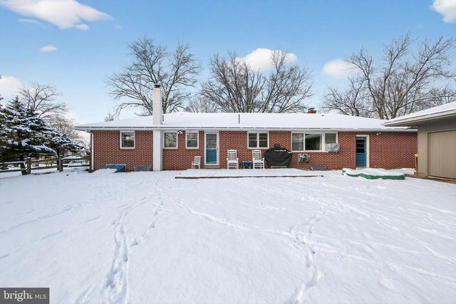 1074 STUART DR, Pottstown, PA 19464