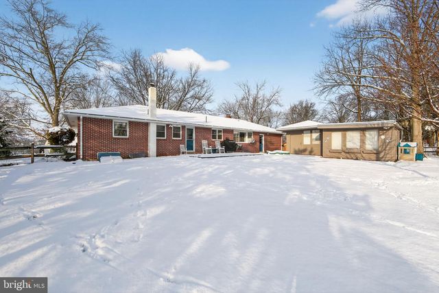 1074 STUART DR, Pottstown, PA 19464