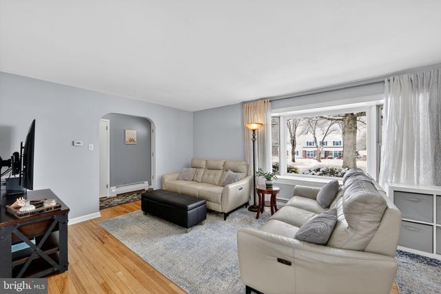 1074 STUART DR, Pottstown, PA 19464