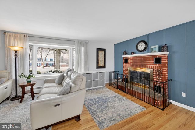 1074 STUART DR, Pottstown, PA 19464