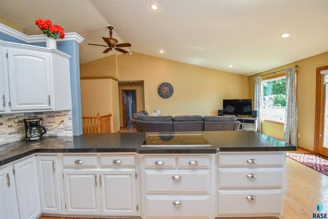 3252 S Grace Ave Avenue, Sioux Falls, SD 57103